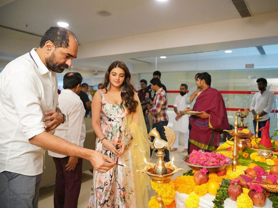 Nidhhi Agerwal At Hari Hara Veera Mallu Pre Schedule Discussions